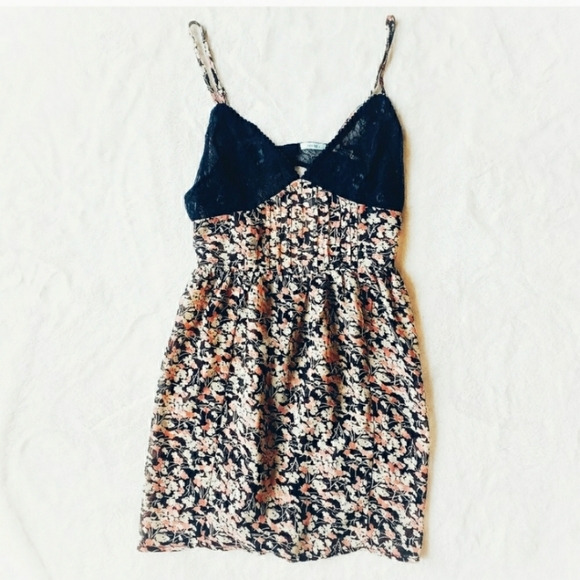 URBAN OUTFITTERS Kimchi Blue floral dress